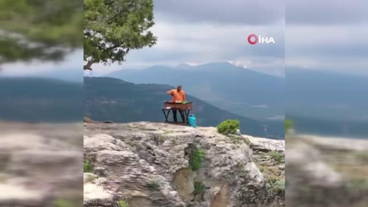 Deniz seviyesinden bin 650 metre yükseklikte 'piton döner' yaptı