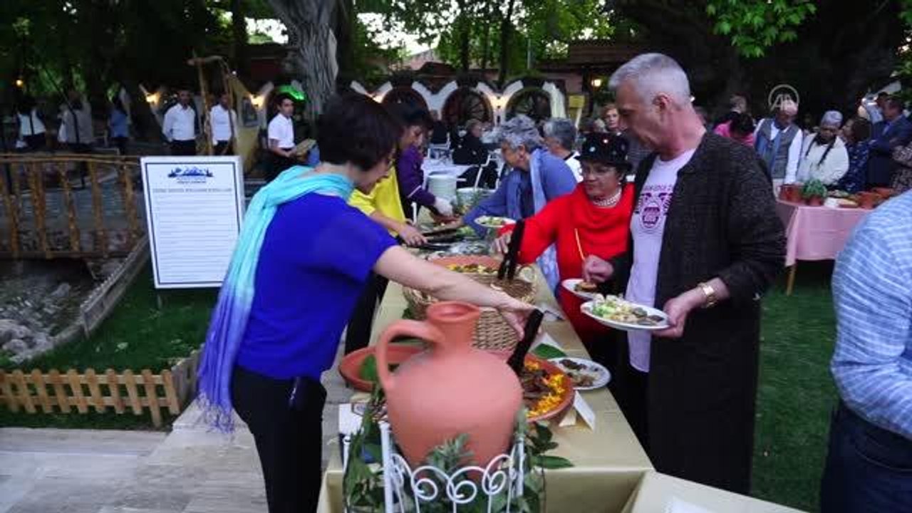 BALIKESİR - Antandros Antik Kenti'nin mutfak kültürü 30 çeşit yemekle tanıtıldı