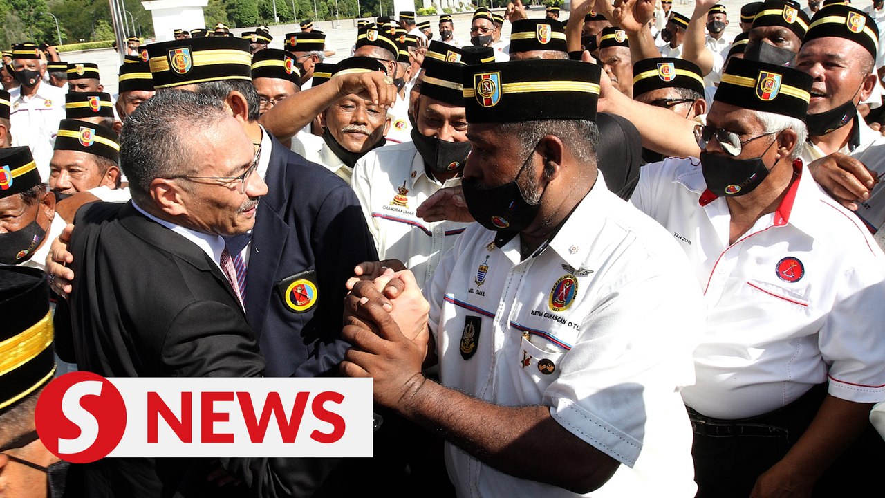 Malaysian armed forces veterans celebrate 100th anniversary with Defence Minister