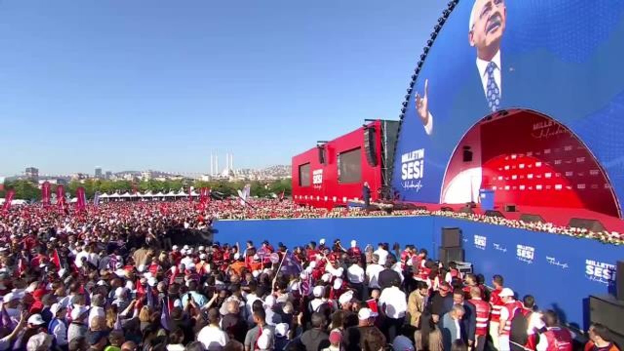 CHP'nin İstanbul'daki "Milletin Sesi" Buluşması… Miting; CHP Yönetimi, Büyükşehir Belediye Başkanları, Kaftancıoğlu'nun Selamlaması ile Başladı