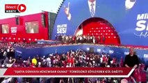 Kılıçdaroğlu sahnede 'Eşkiya Dünyaya Hükümdar Olmaz’ türküsünü söyleyerek halka gül dağıttı