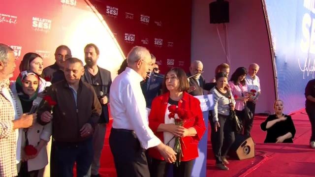 Kılıçdaroğlu, Milletin Sesi Mitingini; Gezi Şehitleri ve Gezi Davası Tutuklularının Aileleri ve Sanatçılarla Birlikte Bitirdi: Eşkıya Dünyaya...