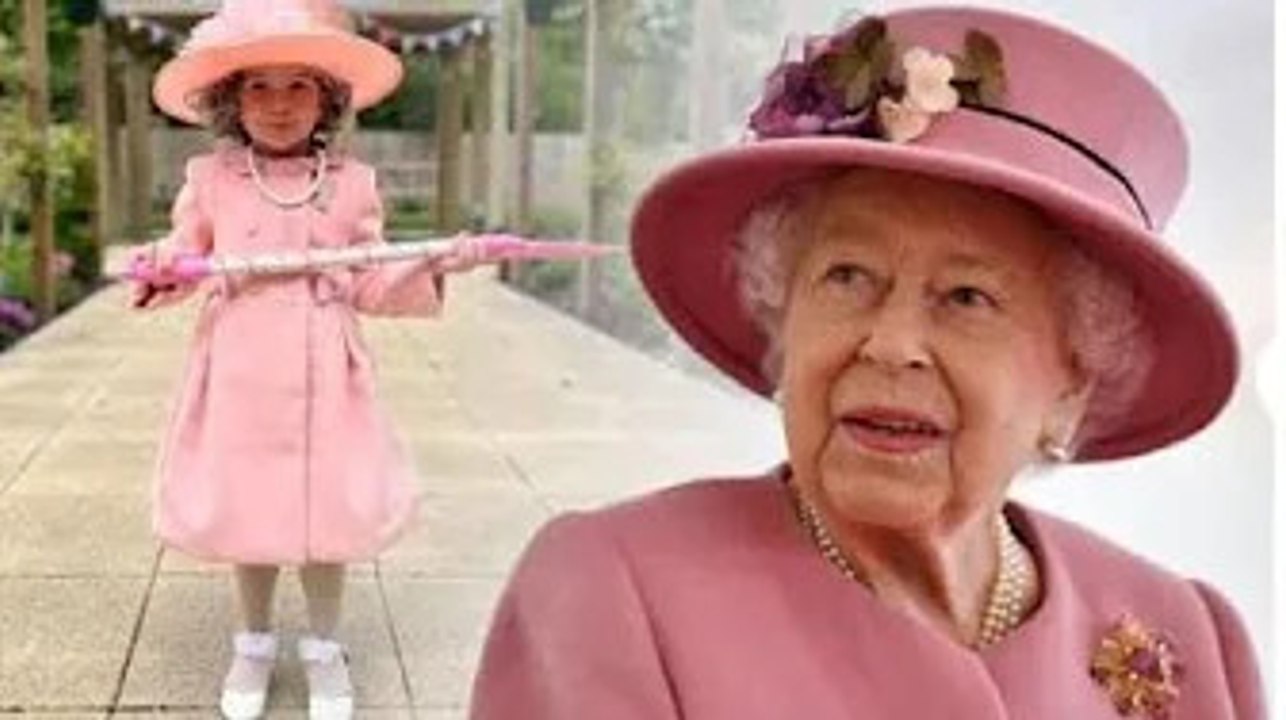 Mini visite royale" Adorable Isla s'habille en reine pour rendre visite aux résidents des foyers de