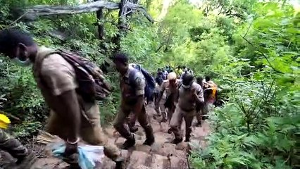 வெள்ளியங்கிரியில் பயபக்தியுடன் மலையேறிய அமைச்சர் சேகர்பாபு - வீடியோ