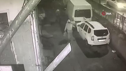 İş yerinden 2,5 milyon değerinde ekran kartı çalan hırsızlar kamerada