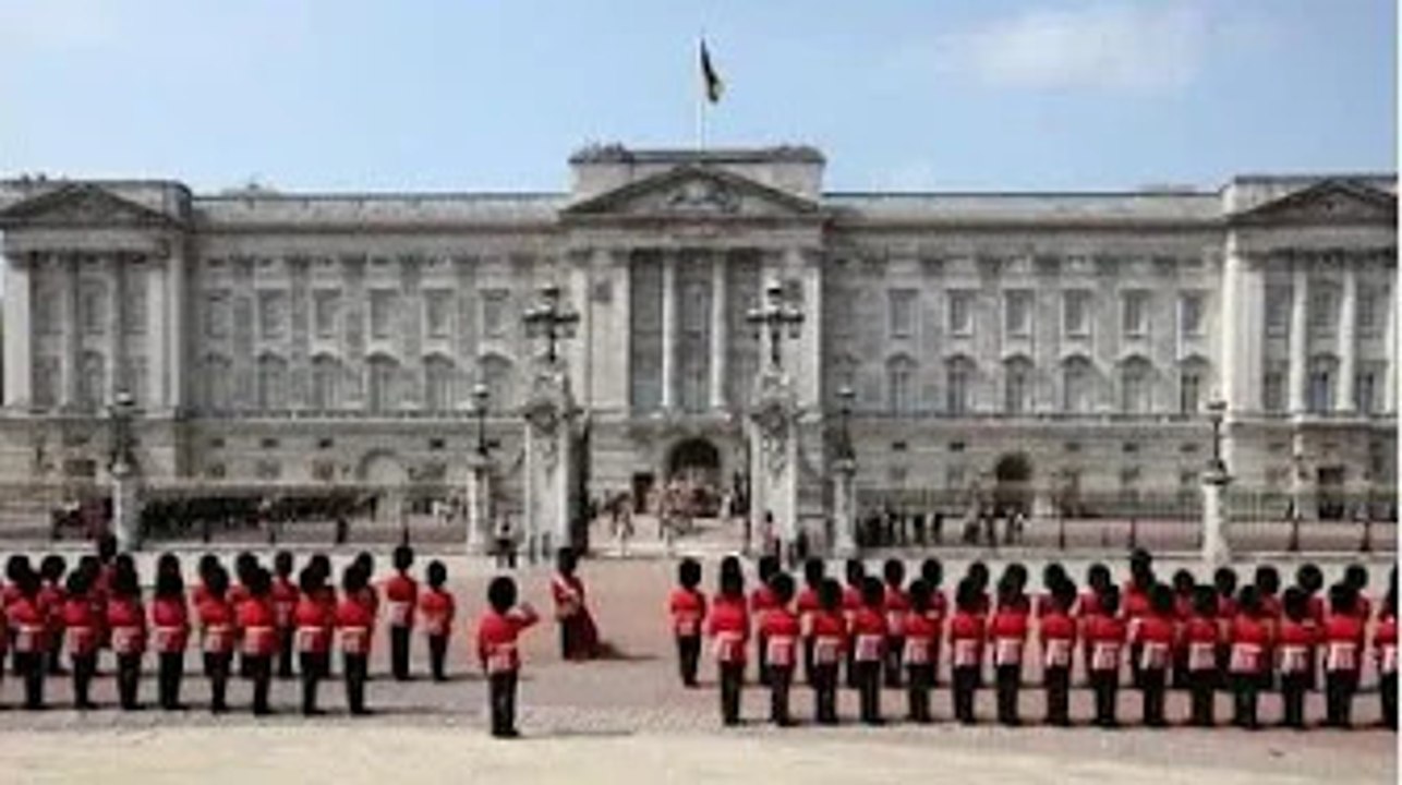 La famille royale "ouvre ses maisons" aux réfugiés ukrainiens comme des milliers de généreux Britann