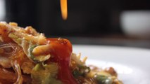 สุกี้แห้ง (Stir - Fried Thai Style Sukiyaki) l Food&Drink