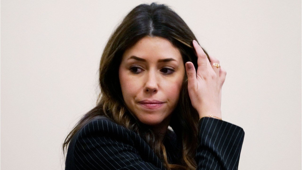 GALA VIDEO - Procès Johnny Depp : qui est Camille Vasquez, l’avocate dont tout le monde parle ?