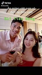 Bùi Tiến Dũng và vợ Tây biến lễ cưới thành tiệc ăn mừng Việt Nam vô địch
