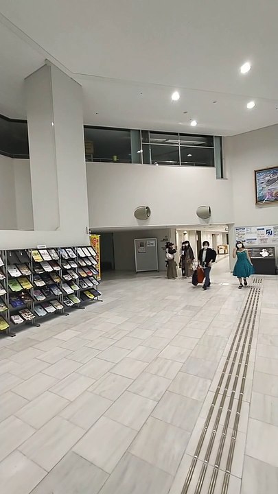 たましんRISURUホール　エントランス