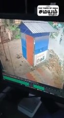 கன்னியாகுமரி அருகே ஆட்டோ மீது சிமெண்ட் லாரி கவிழும் சிசிடிவி காட்சிகள்!