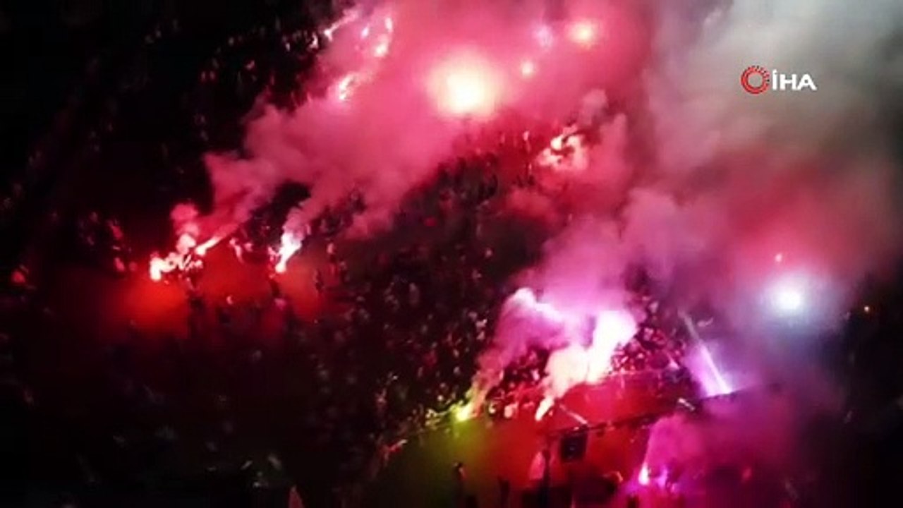 Bursa’da on binlerce kişi Trabzonspor’un şampiyonluğunu kutladı