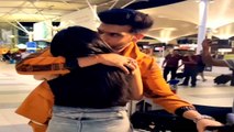 Tejasswi Prakash और Karan Kundraa मुम्बई एयरपोर्ट पर हुए Romantic, Viral हुआ Video | FilmiBeat