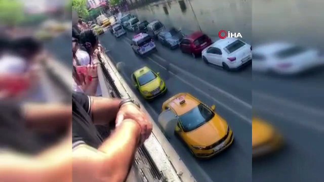 Beyazıt'ta polis ve şüpheliler arasında çatışma çıktı: Yaralı polis var