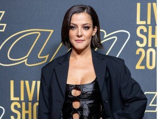 "C'est donc lui le père" : enceinte, Camille Lellouche pose ventre arrondi à l'air, aux côtés d'un célèbre footballeur français