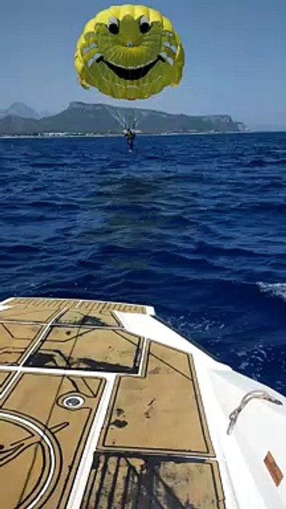 Turkish Girls Fly Parasailing in Çamyuva | Water Sports Antalya (w:Price)