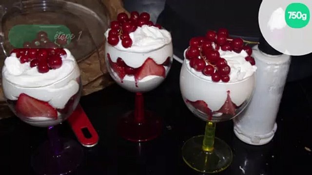 Verrines de fuits rouges à la chantilly maison