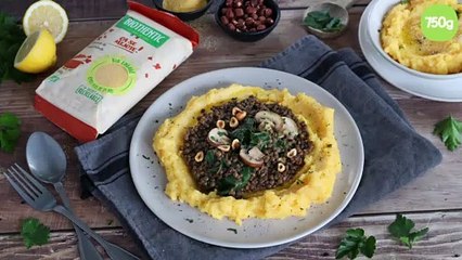 Polenta végétarienne aux lentilles vertes, champignons de Paris et épinards