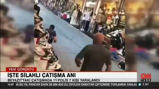 Son dakika: Beyazıt'taki silahlı çatışma anı kamerada | Video Haber