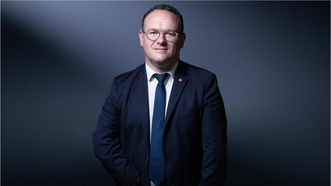 GALA VIDEO - Damien Abad accusé de viols, les langues se délient à droite : "Il fait partie des gros lourds"