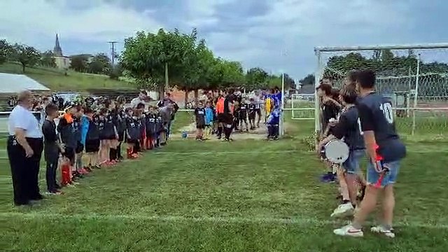 USC 1 - FC Nestes 1 le samedi 14 mai 2022 à Galan: entrée des joueurs sur le terrain