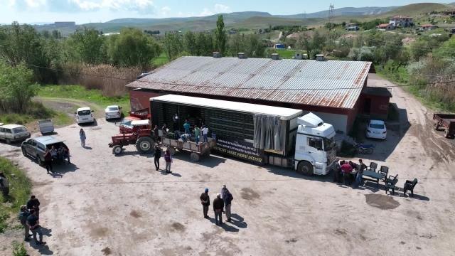 Ankara Büyükşehir Belediyesi'nden Çiftçilere Sebze Fidesi Desteği
