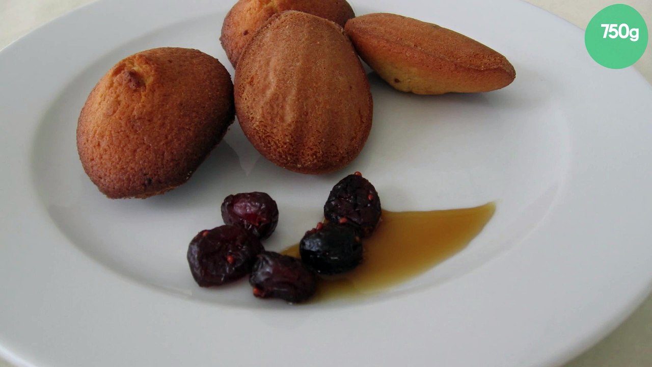 Madeleine au sirop d'érable et aux cranberries