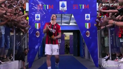 Zlatan Ibrahimovic sort comme un boss lors de la célébration du titre du AC Milan