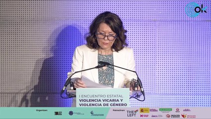 Ovación a la condenada María Sevilla en un foro subvencionado por Irene Montero