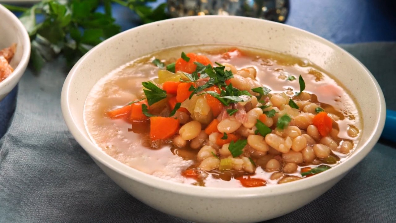 How to Make Navy Bean and Ham Soup