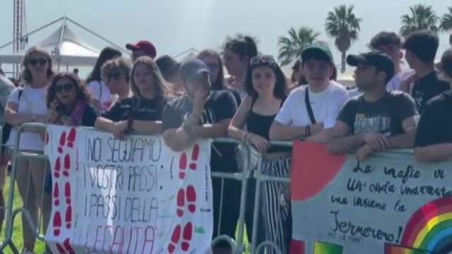 Mafia, Giovanni Falcone eroe : la carica dei giovani a Palermo