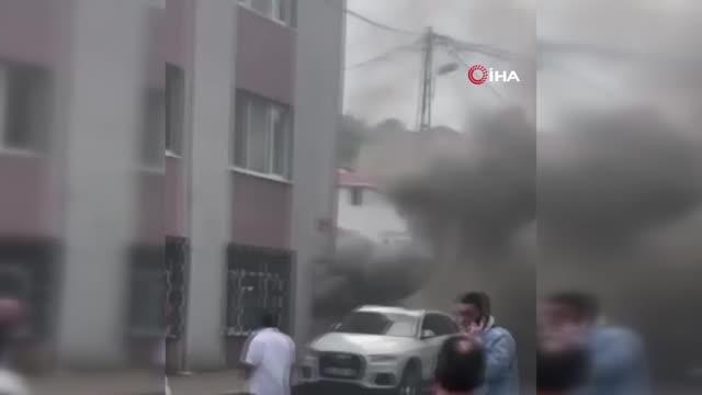 Sarıyer'de park halindeki otomobil alev alev yandı