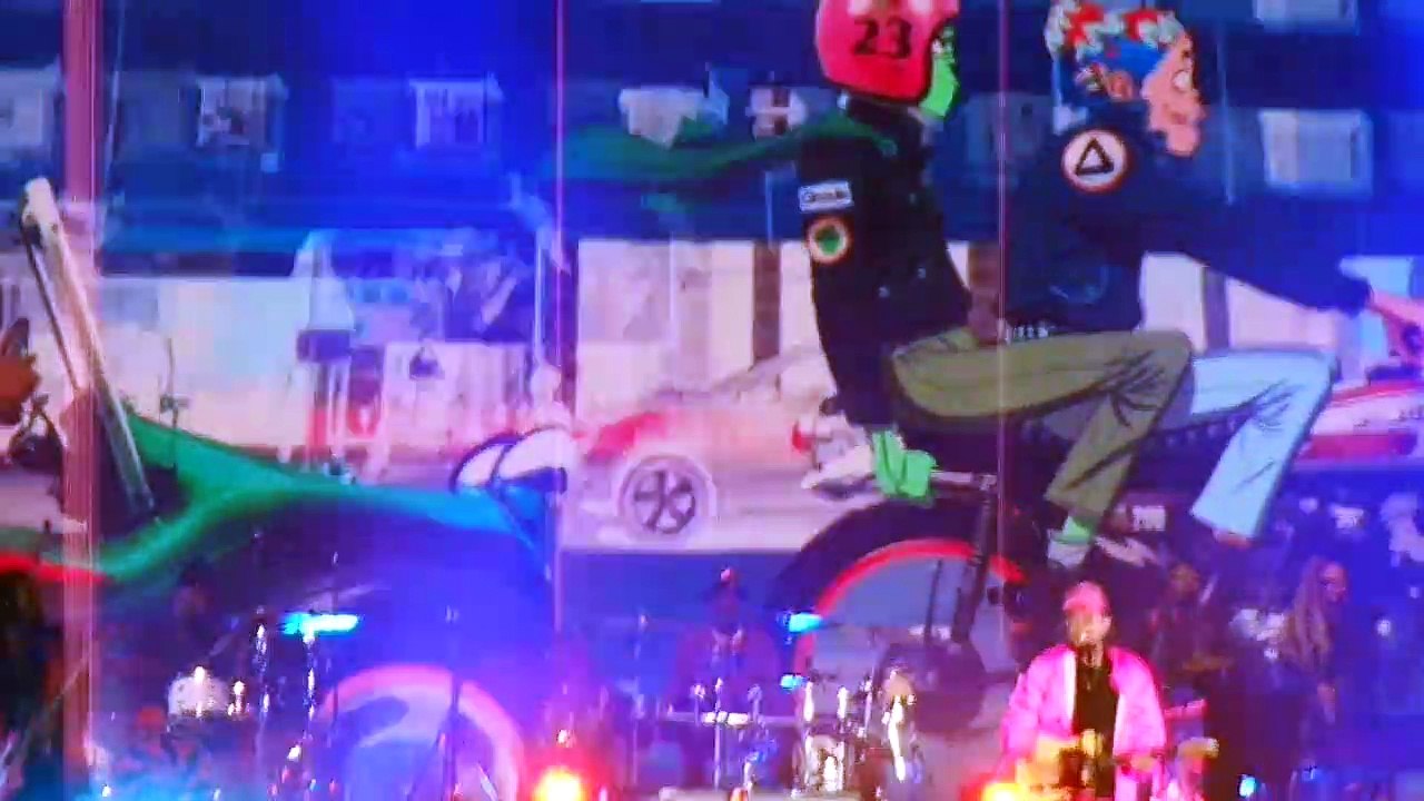 gorillaz @ mita festival: aries / tomorrow comes today / every planet we reach is dead / rhinestone eyes