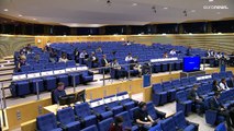 المفوضية الأوروبية  تعلّق تطبيق القواعد المالية الصارمة الخاصة بالدين العام ومعدلات العجز