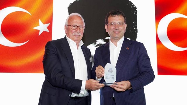 İmamoğlu ‘İnşaat Zirvesi’nde konuştu: Yeşil ceket giyinmeyle ‘yeşil alancı’ olunmaz