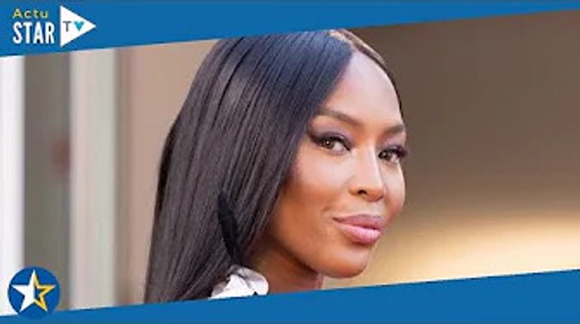 Robe noire et décolleté plongeant : à Cannes, Naomi Campbell enflamme le tapis rouge