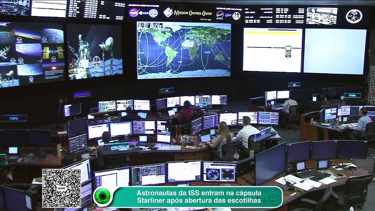 Astronautas da ISS entram na cápsula Starliner após abertura das escotilhas