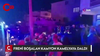 Freni boşalan kamyon kamelyaya daldı