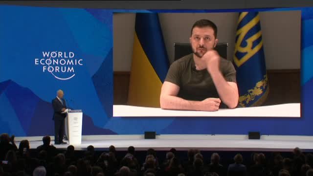 Zelenski pide en Davos que se presione más a Rusia