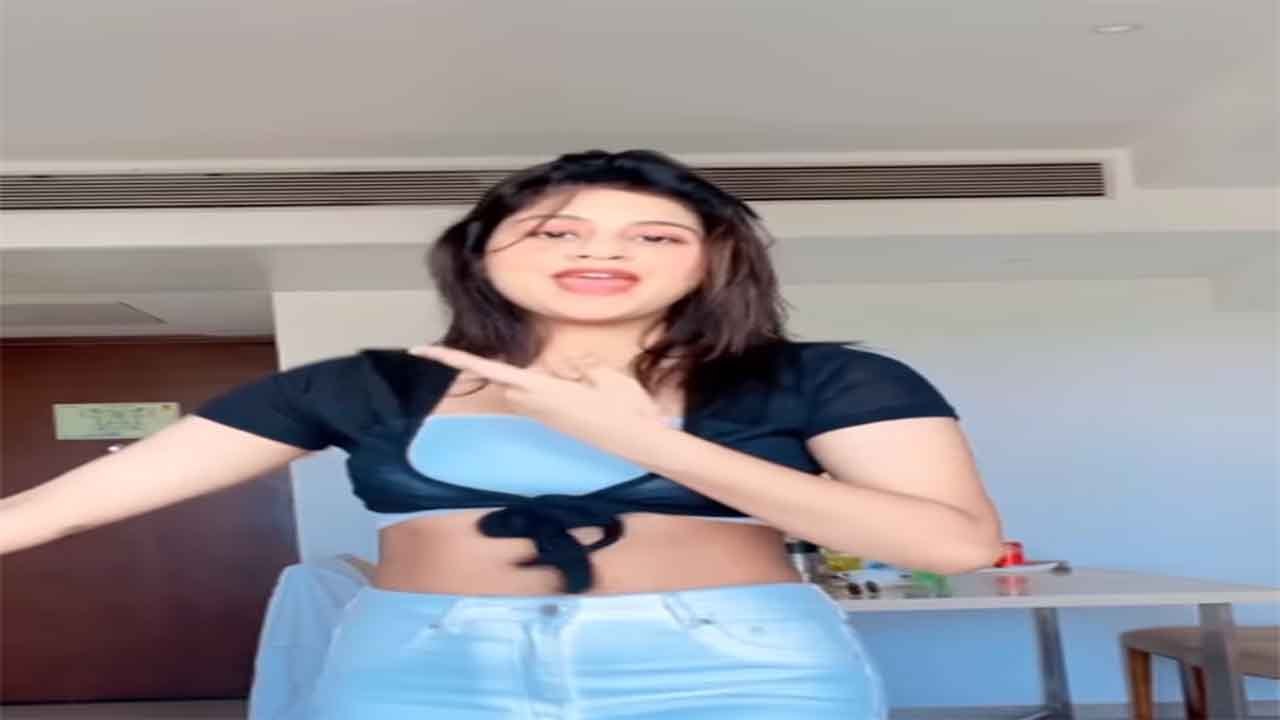Anjali Arora का dance Instagram पर हुआ Viral, Lock Upp के बाद वापस आई