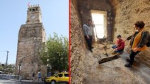 Antalya'nın sembolü olan Saat Kulesi'ndeki kazılarda betona gömülü tarih çıktı