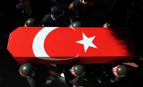 Son Dakika: Pençe-Kilit operasyon bölgesinde çıkan çatışmada 3 asker şehit oldu, 4 asker yaralandı