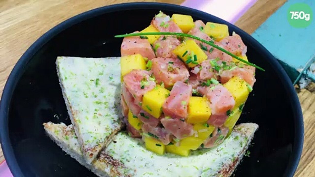 Tartare de saumon fumé à la mangue et toasts au beurre de citron vert