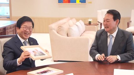 尹 대통령, '임기 만료' 국회의장단과 접견 후 만찬 / YTN