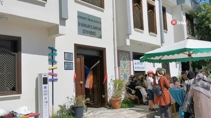 Edremit'te 500 eserlik el sanatları sergisi açıldı