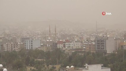 Toz bulutu Cizre'yi etkisi altına aldı