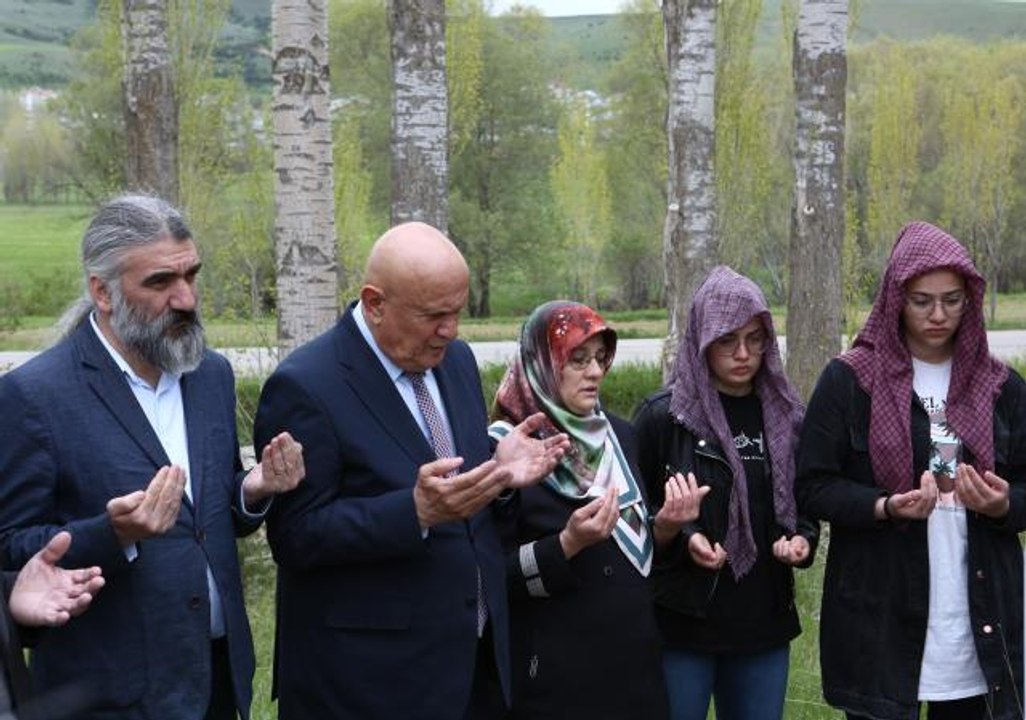 AA muhabiri Abdulkadir Nişancı, vefatının 3. yılında mezarı başında anıldı