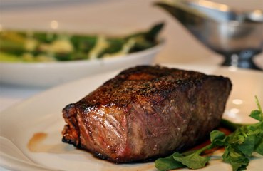 Scientists aim to grow steaks in a lab within a year !