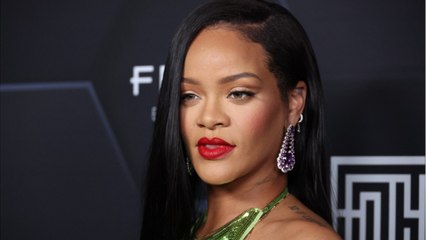 GALA VIDEO - Rihanna maman “folle de son bébé” : “Elle le quitte à peine”