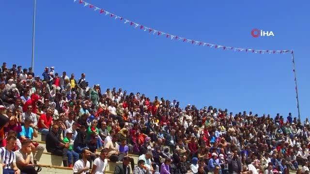 Milli Savunma Bakanlığı, Türk Yıldızları'nın nefes kesen Erzincan gösterisini paylaştı